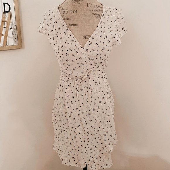 A look into my closet - Picture 4 of 7